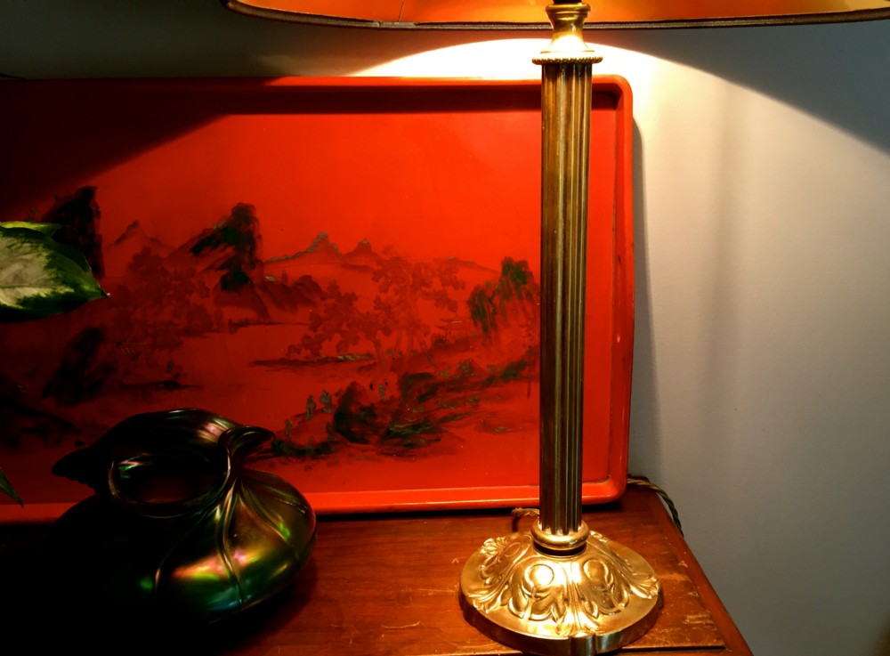 handsome and versatile table lamp in bronze