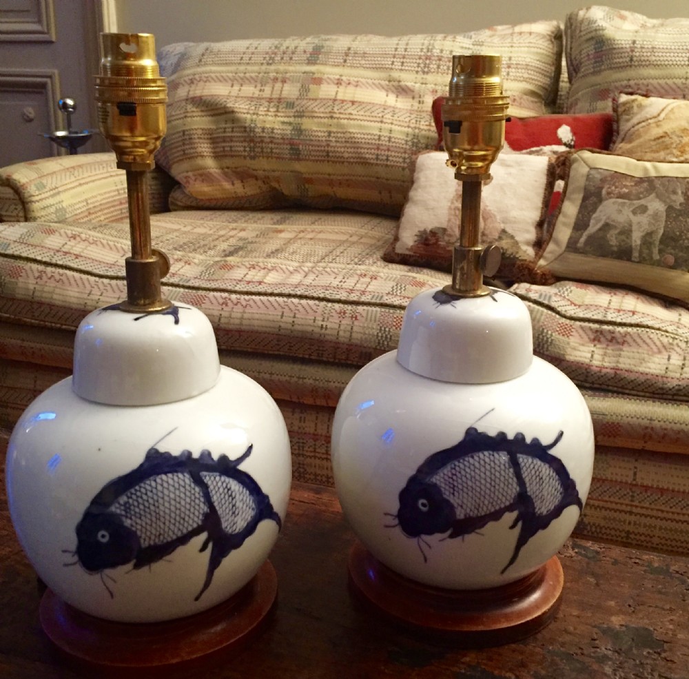 pair vintage decorative oriental table lamps